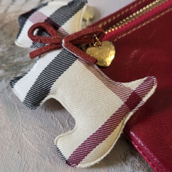 Source Unknown Red Leather Zip Card Wallet with Heart Charm - Picture 3 of 10